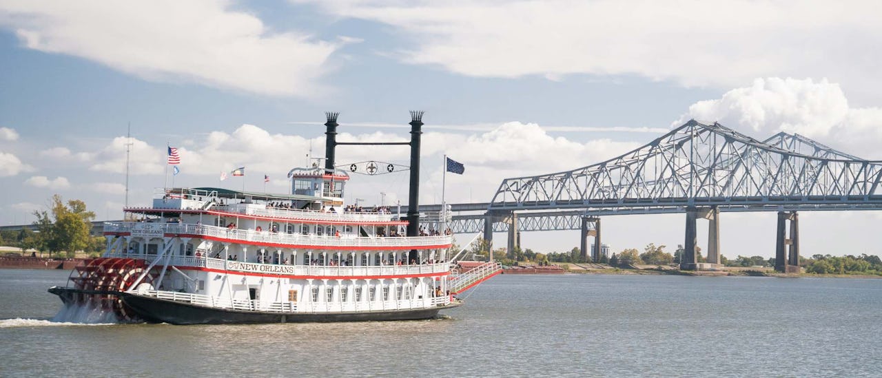 Steamboat sailing along the Mississippi River in New Orleans