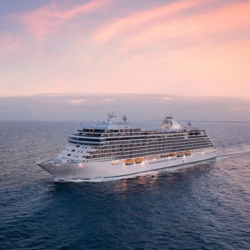 Seven Seas Splendor at Sea