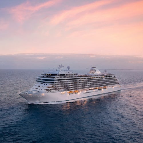 Seven Seas Splendor at Sea