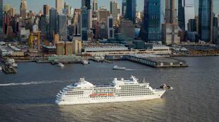 Seven Seas Navigator at Sea