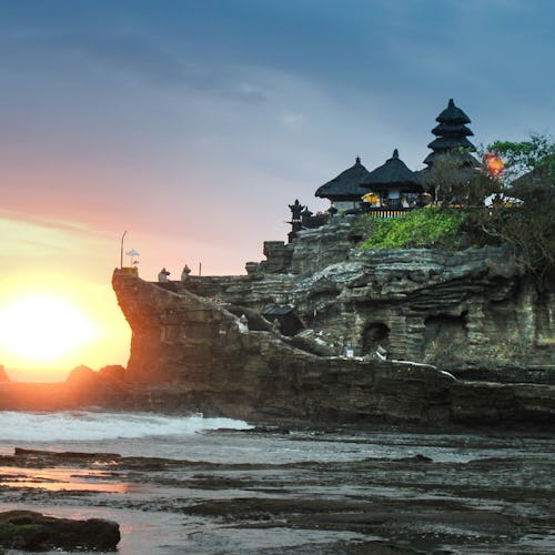 Sunset views of Tanah Lot temple in Bali