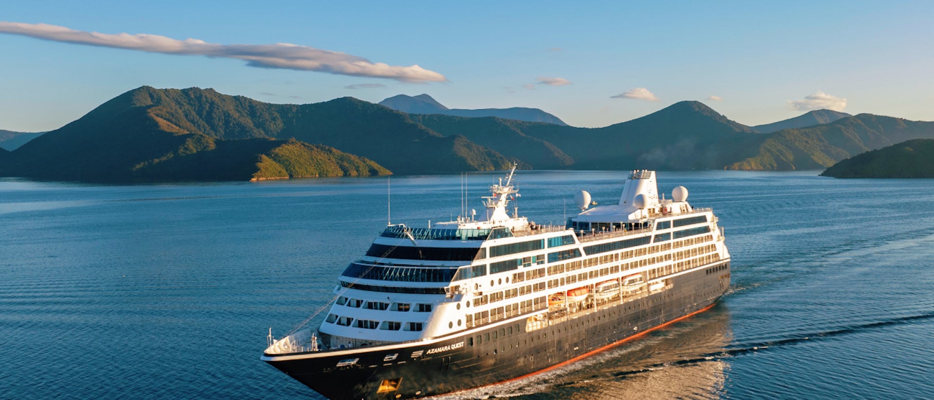 Azamara Quest sailing in New Zealand