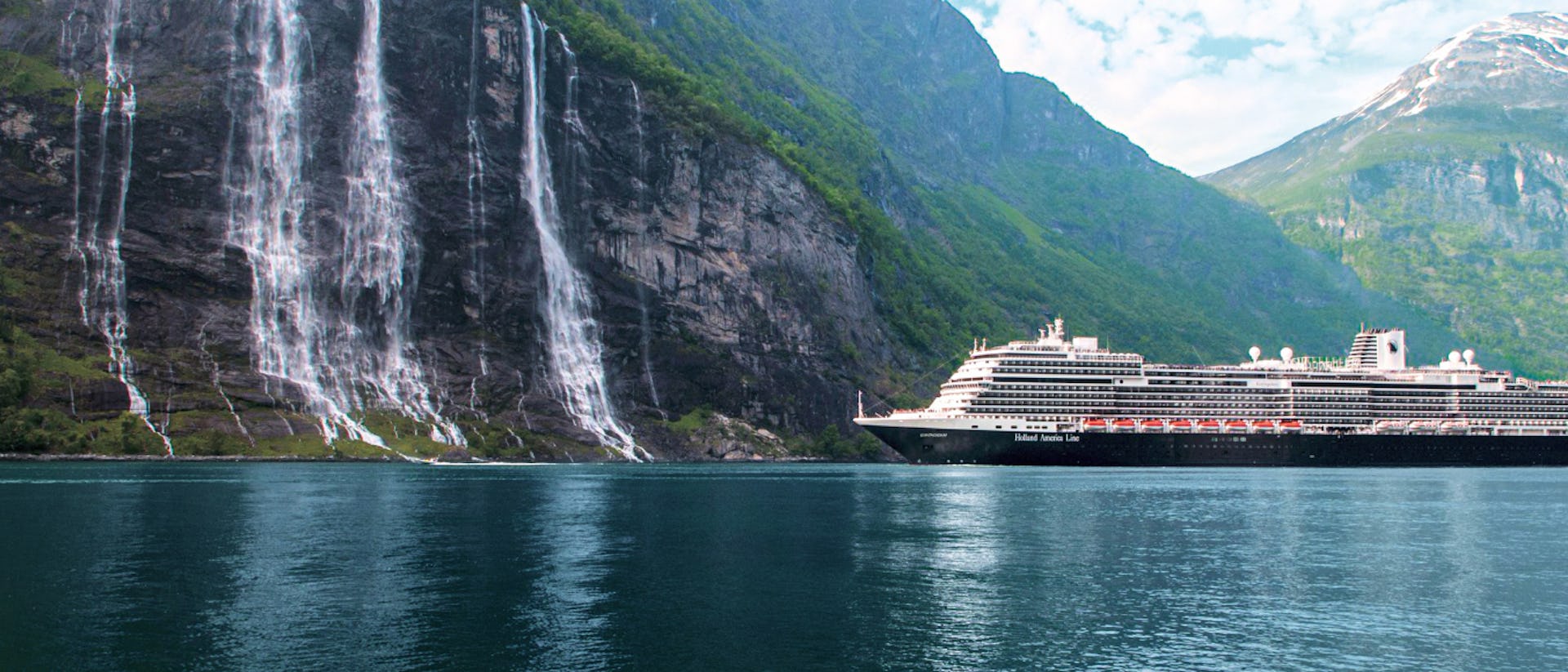 Koningsdam sailing Geirangerfjord