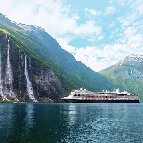 Koningsdam sailing Geirangerfjord