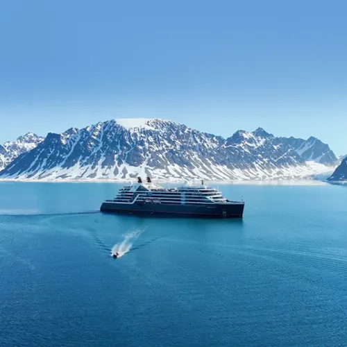 Seabourn Venture sailing in Antarctica