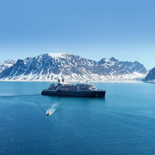 Seabourn Venture sailing in Antarctica