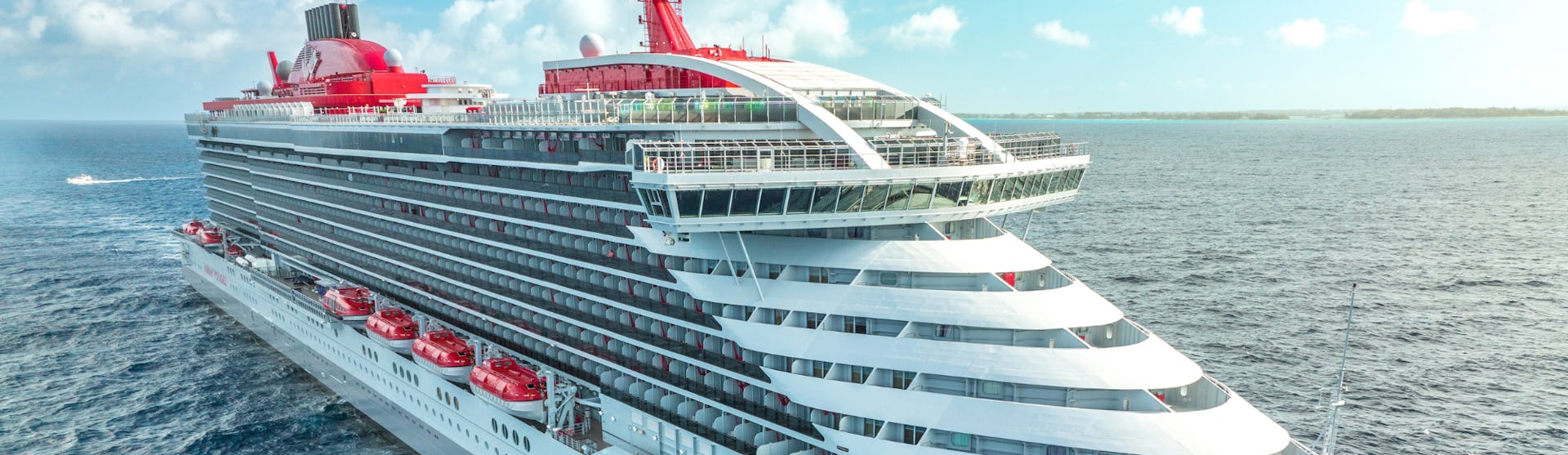 Brilliant Lady at Sea