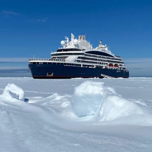 Ponant ship Le Commandant Charcot reaching the geographic North Pole