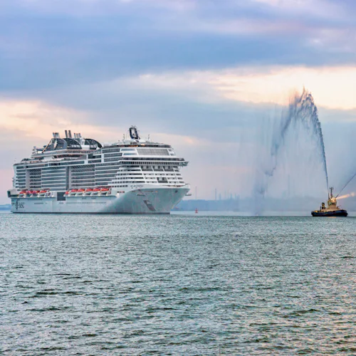 MSC Bellisssima arriving in Southampton