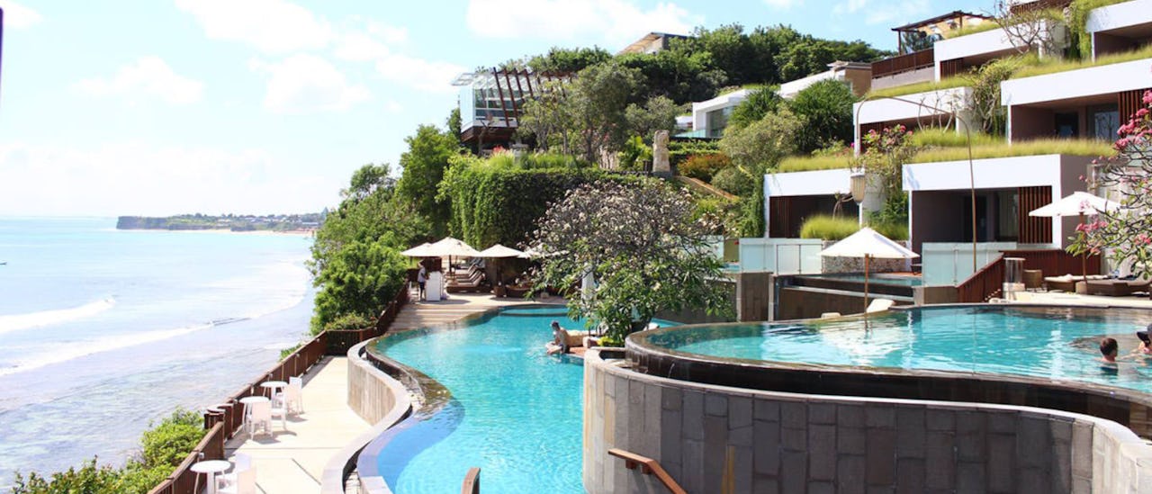 Perched dramatically on Uluwatu’s cliff-side, the Anantara Uluwatu Bali Resort offers an infinite panorama of sky and sea.