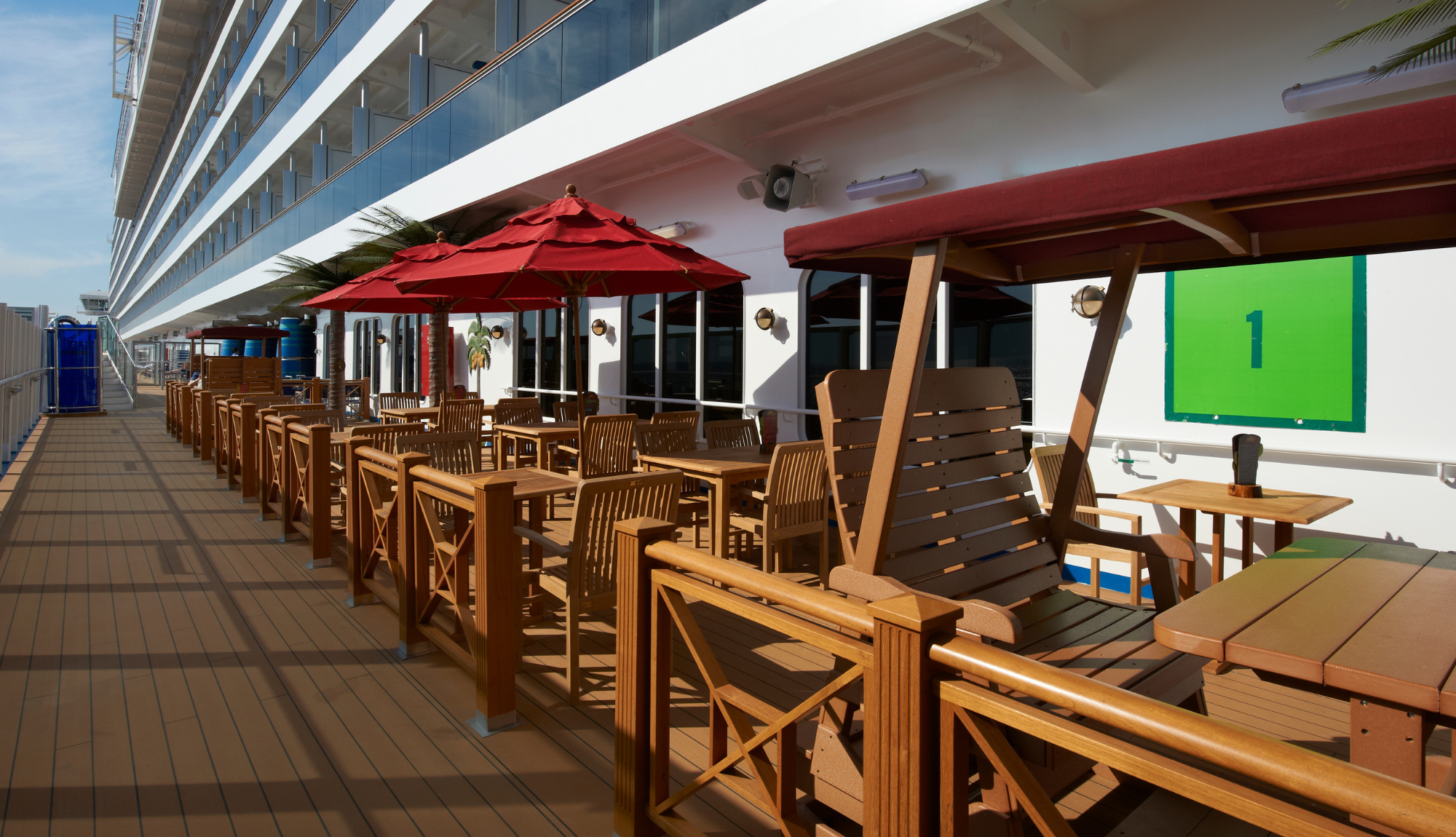 Red Frog Pub outdoor seating at The Lanai 