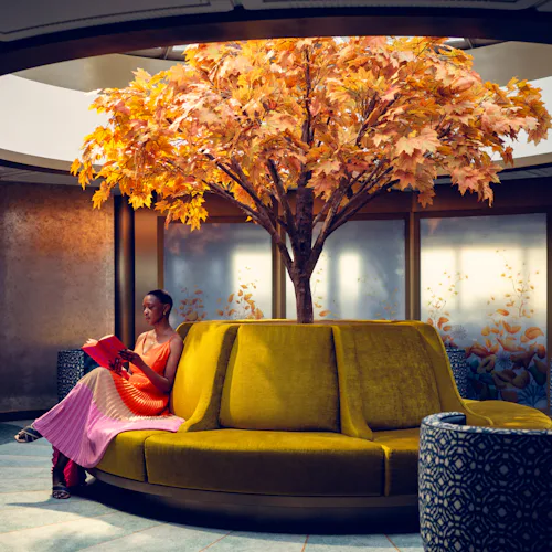 Grills Lounge onboard Cunard