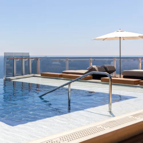 The infinity pool in The Haven onboard Norwegian Cruise Line