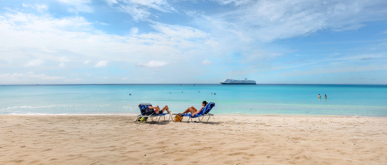 Enjoy the beautiful beaches of RelaxAway, Half Moon Cay