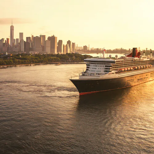 Cunard Queen Mary 2 sailing from New York