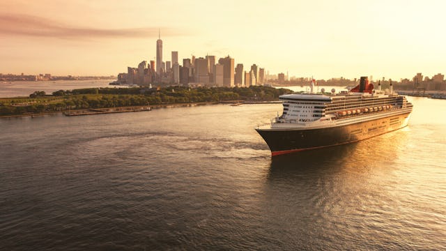 Cunard Queen Mary 2 sailing from New York