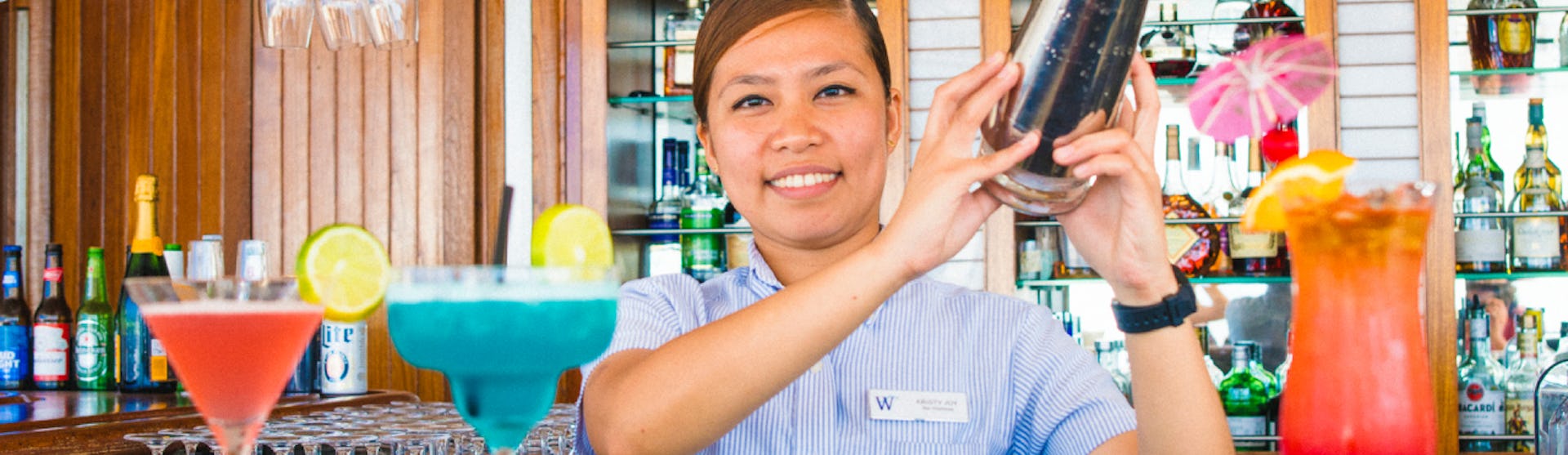 Cocktail bar onboard Windstar Cruises