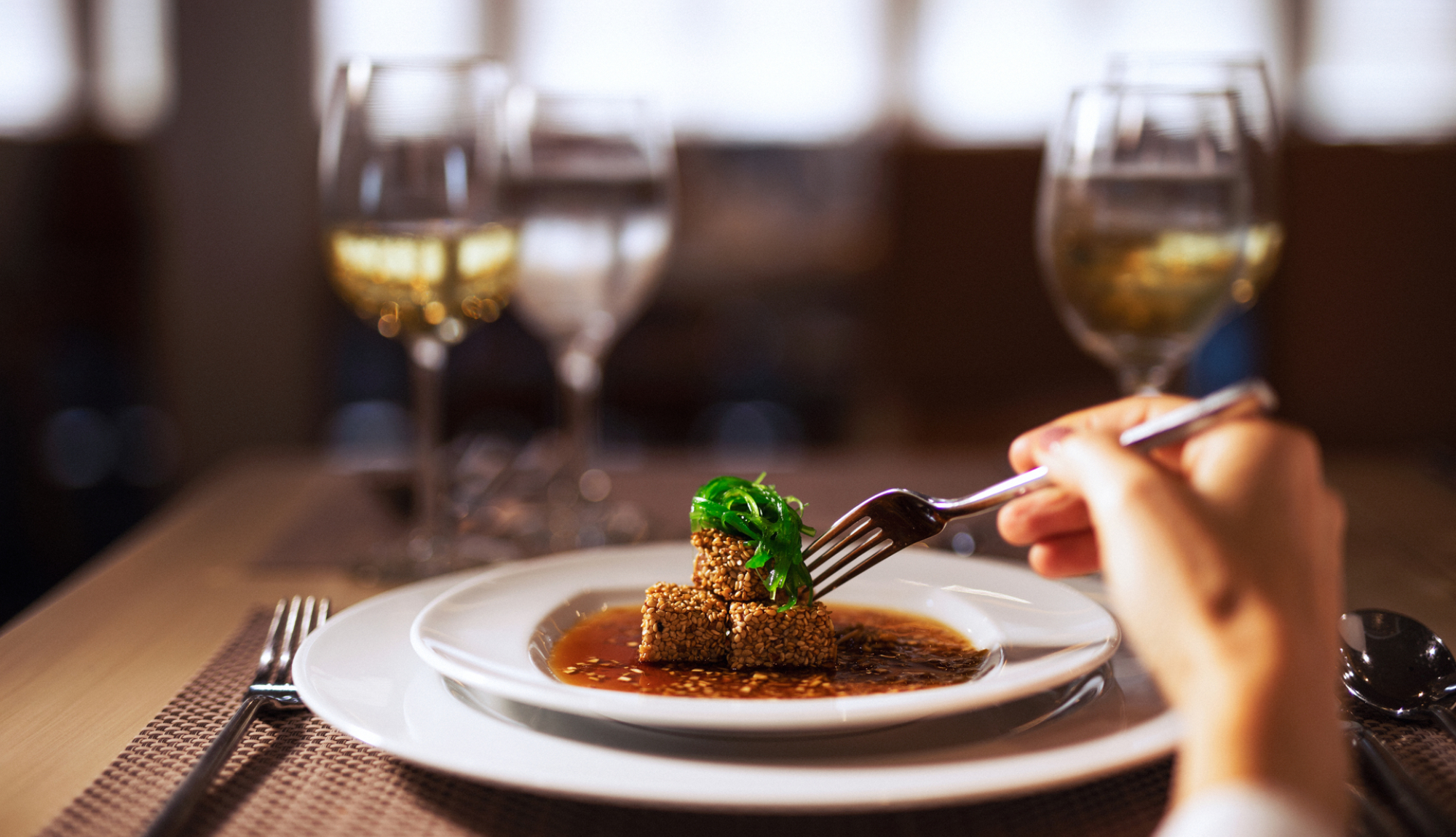 HX Expeditions - Restaurant Santa Cruz II