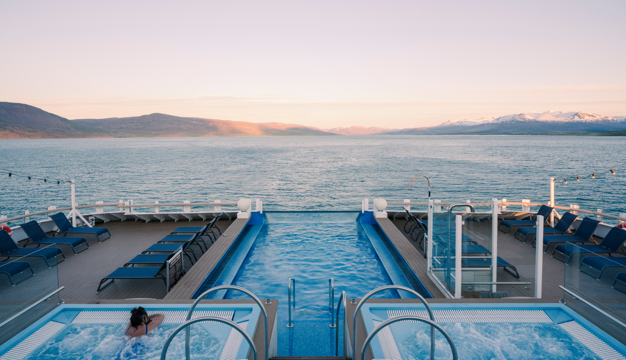 HX Expeditions - MS Fridjof Nansen Infinity Pool