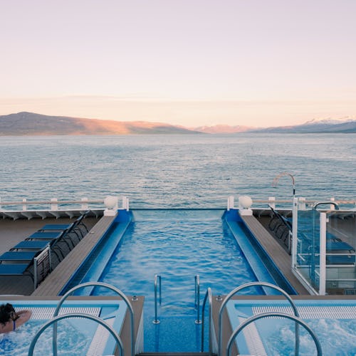 HX Expeditions - MS Fridjof Nansen Infinity Pool