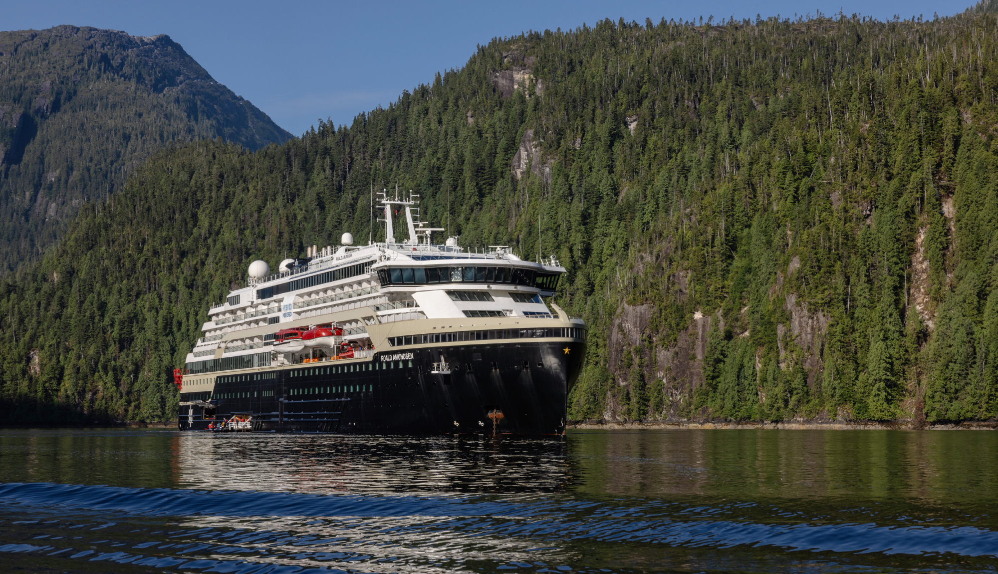 MS Roald Amundsen