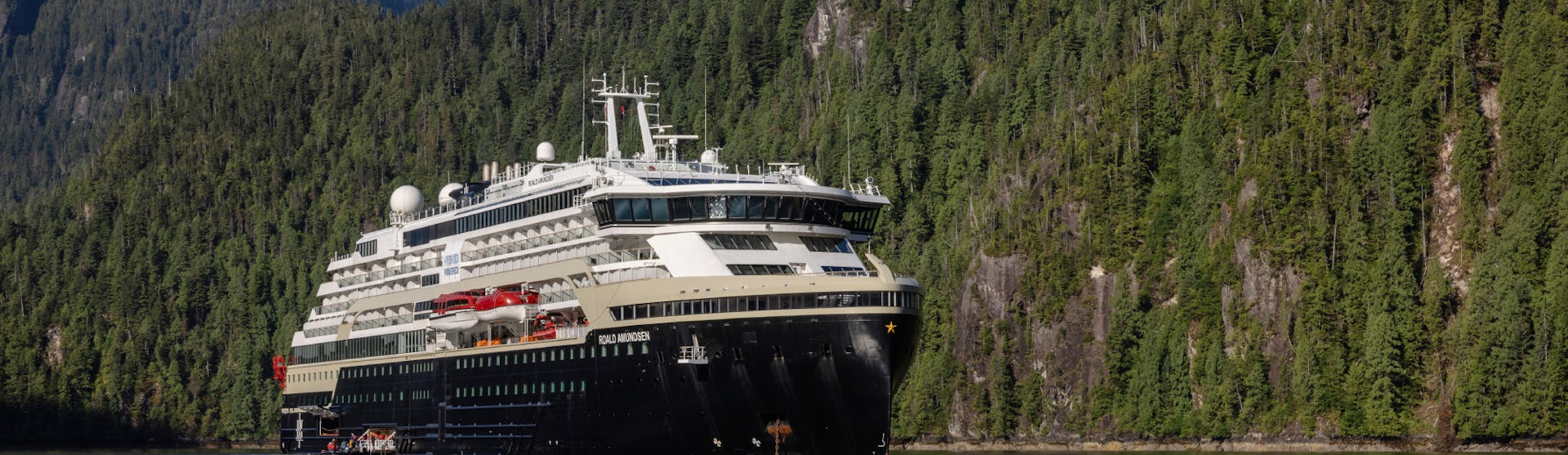 MS Roald Amundsen