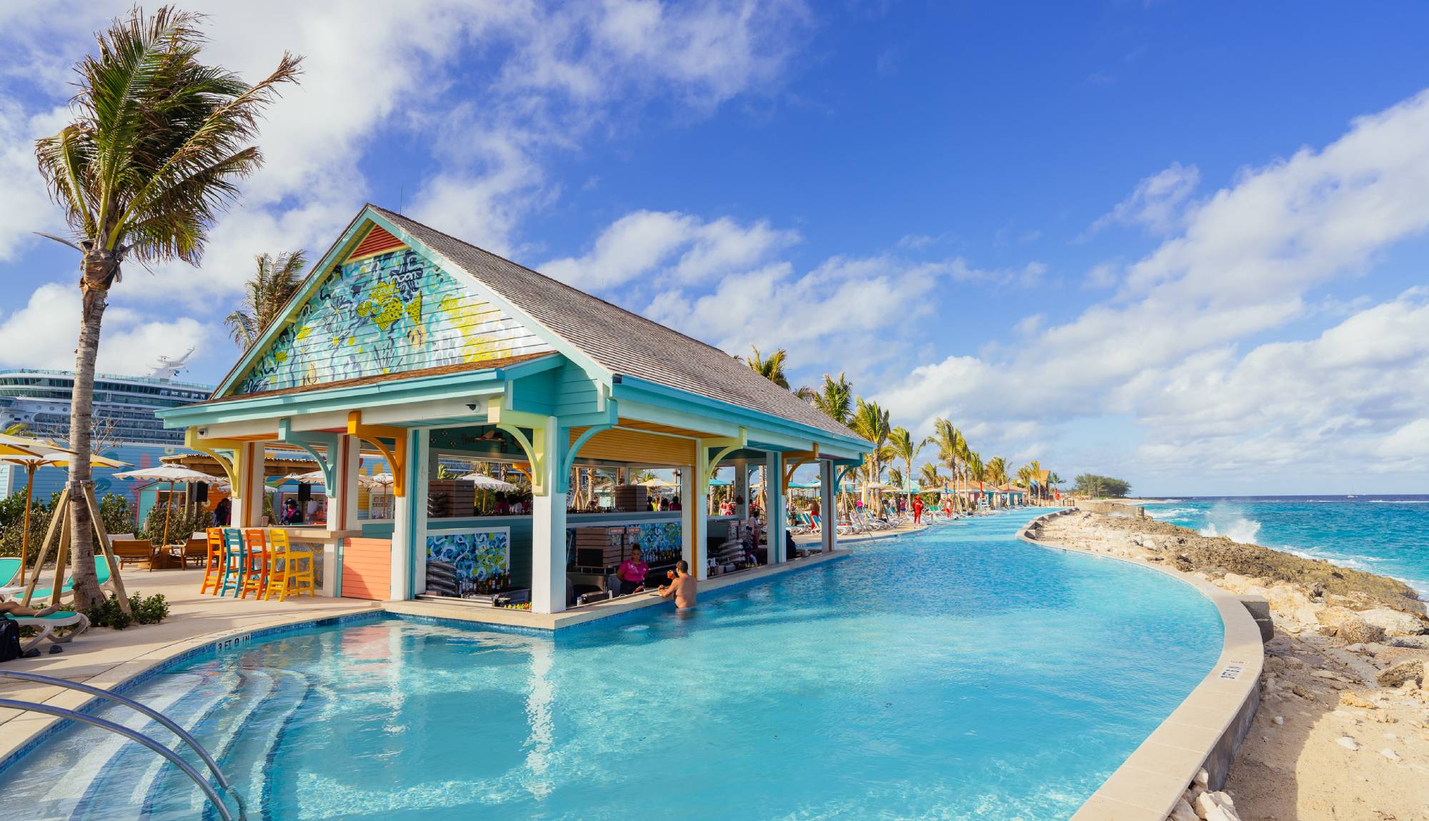 Royal Beach Club - Paradise Island pool