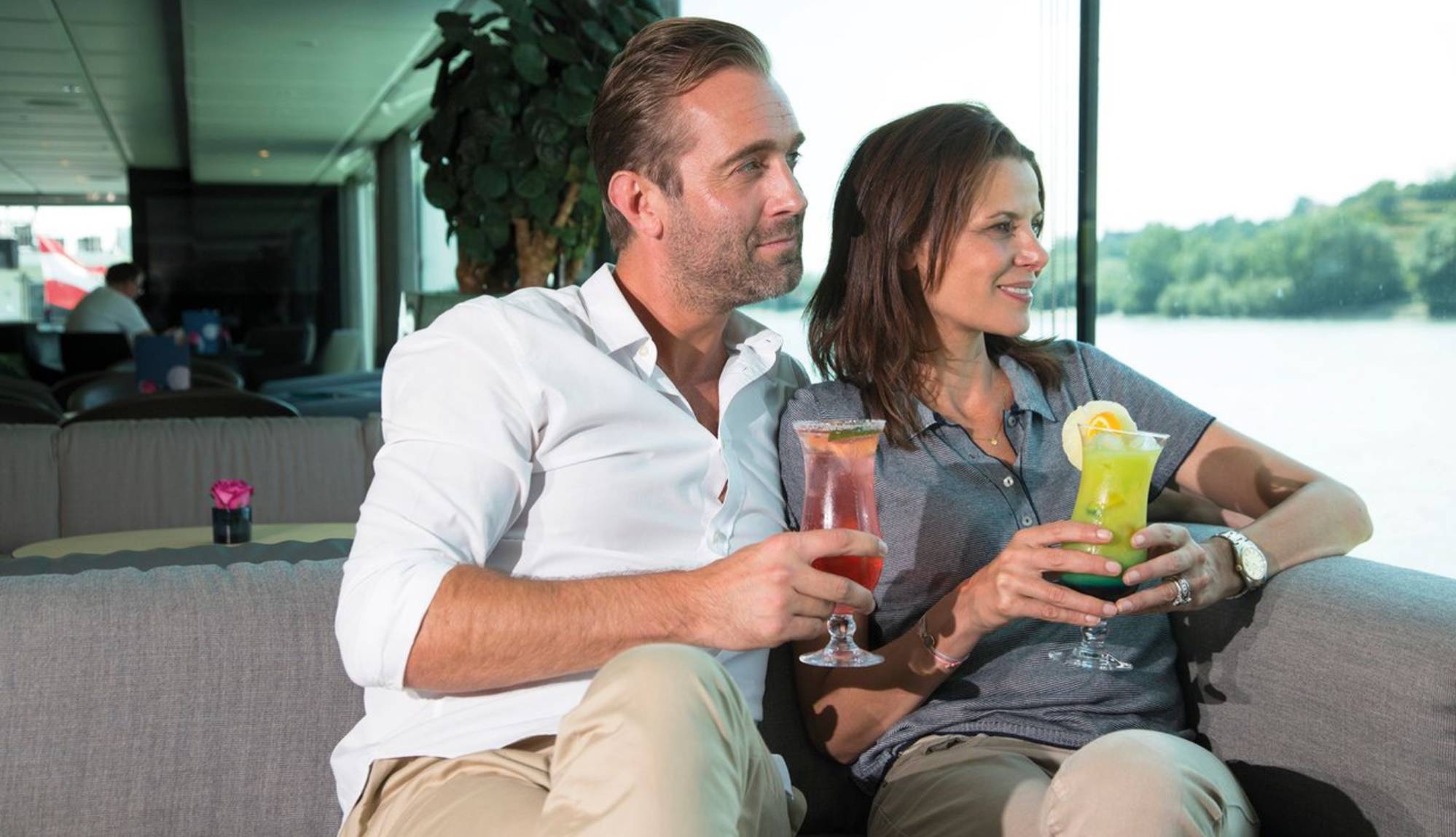 Emerald River Cruises - Emerald Lounge Drinks