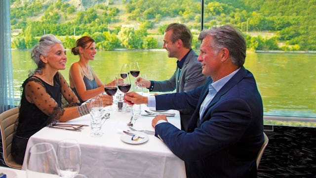 Emerald River Cruises - Emerald Dining