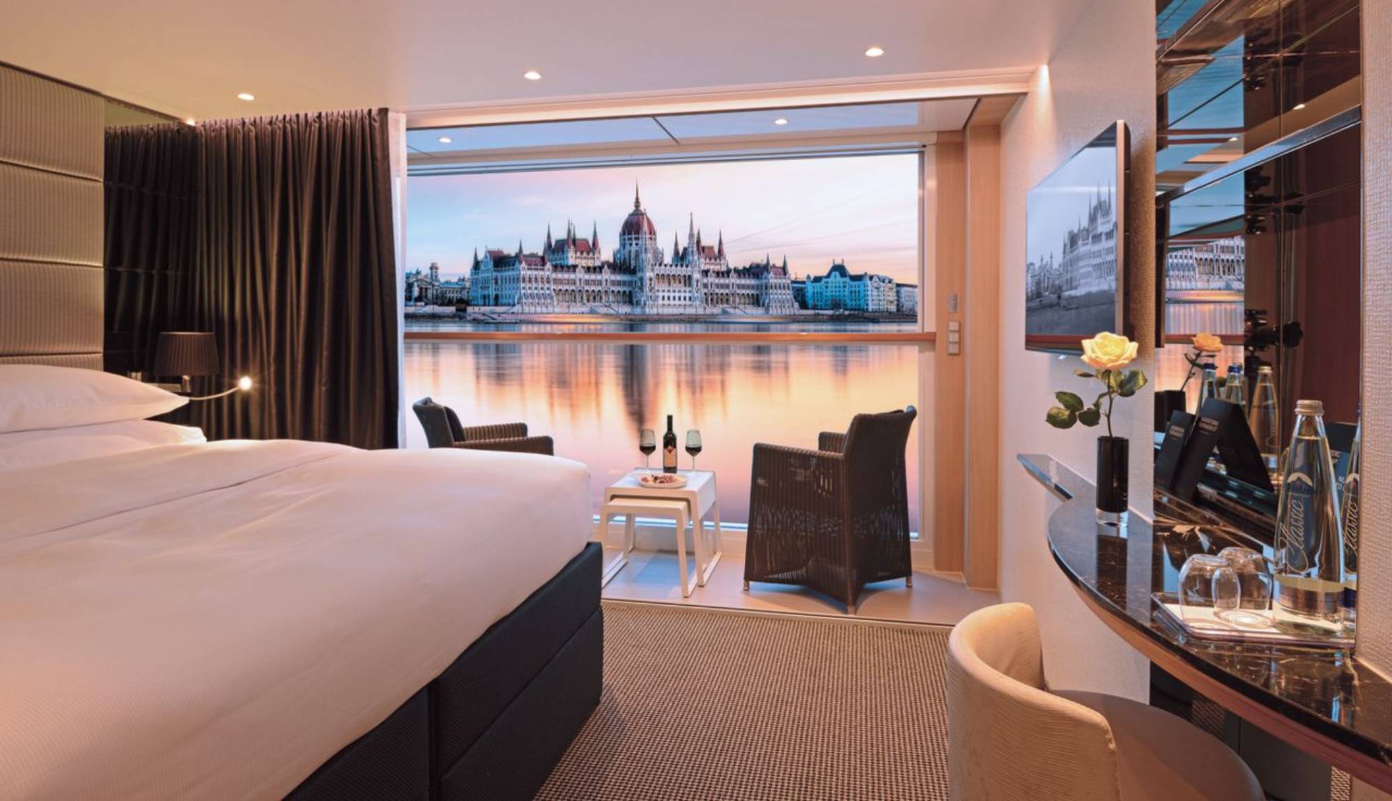 Scenic River Cruises - Scenic Amber in Budapest Balcony