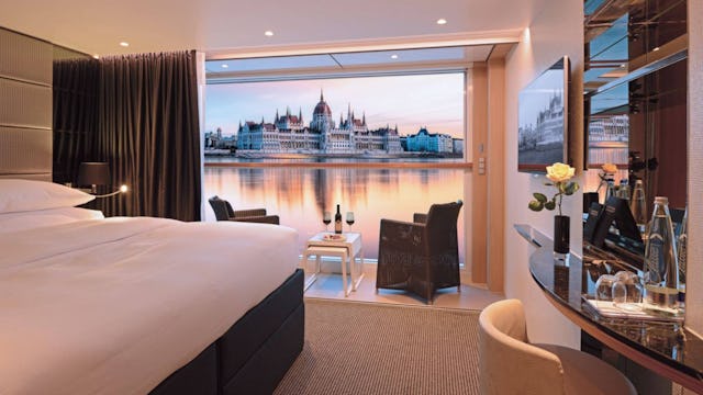 Scenic River Cruises - Scenic Amber in Budapest Balcony