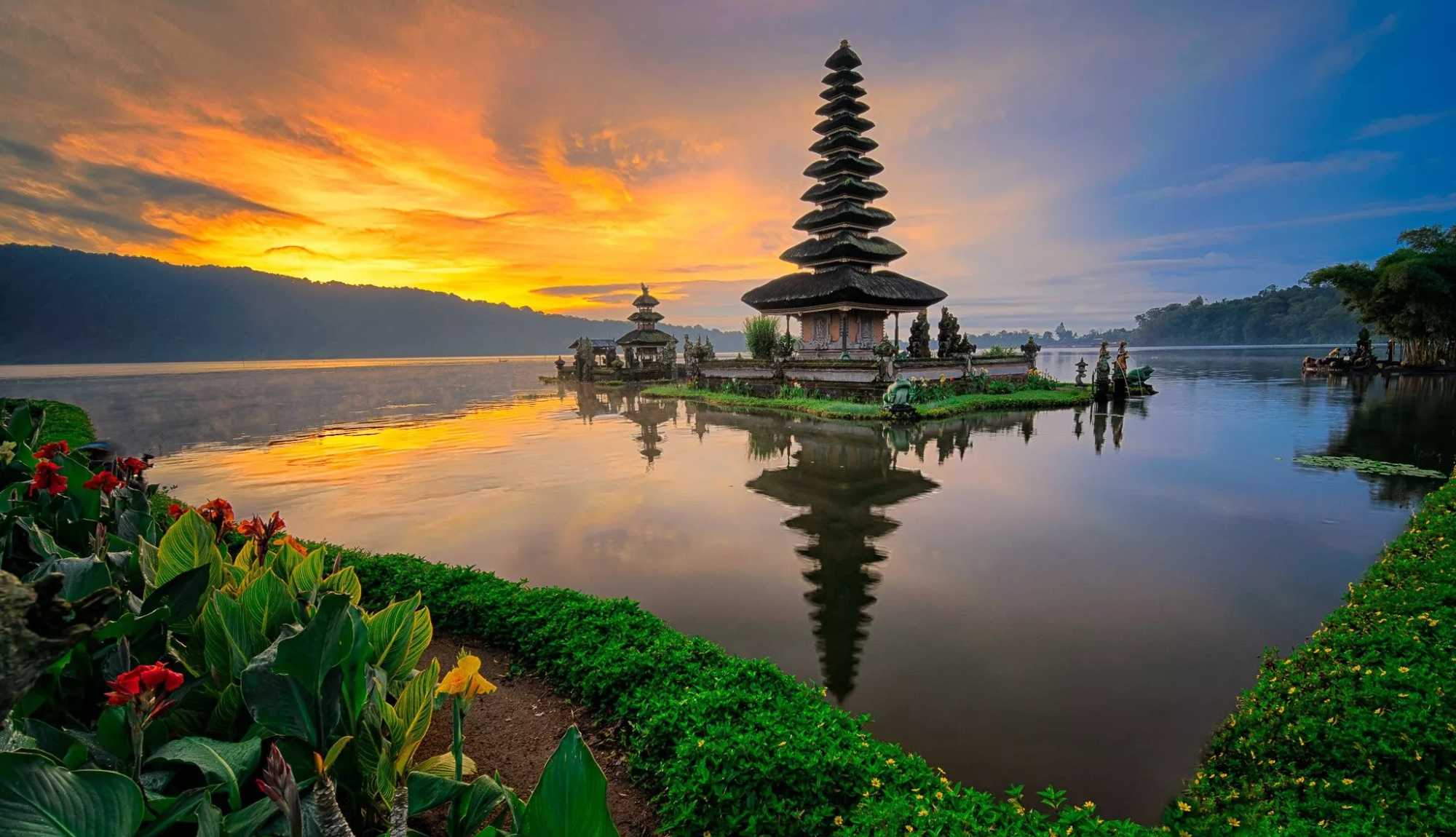 Bali - Temple in Water