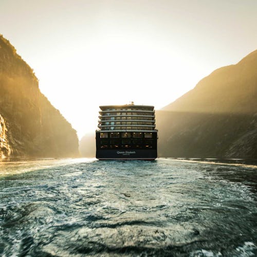 Cunard Queen Elizabeth - Norwegian Fjords