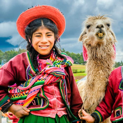 Peru - Children with Llama