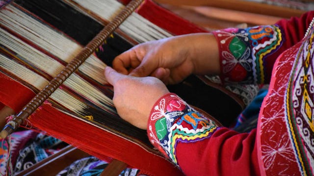 Peru - Artisan in the sacred valley