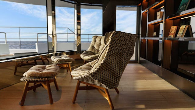 Emerald Yacht Cruises - Emerald Sakara Observation Lounge