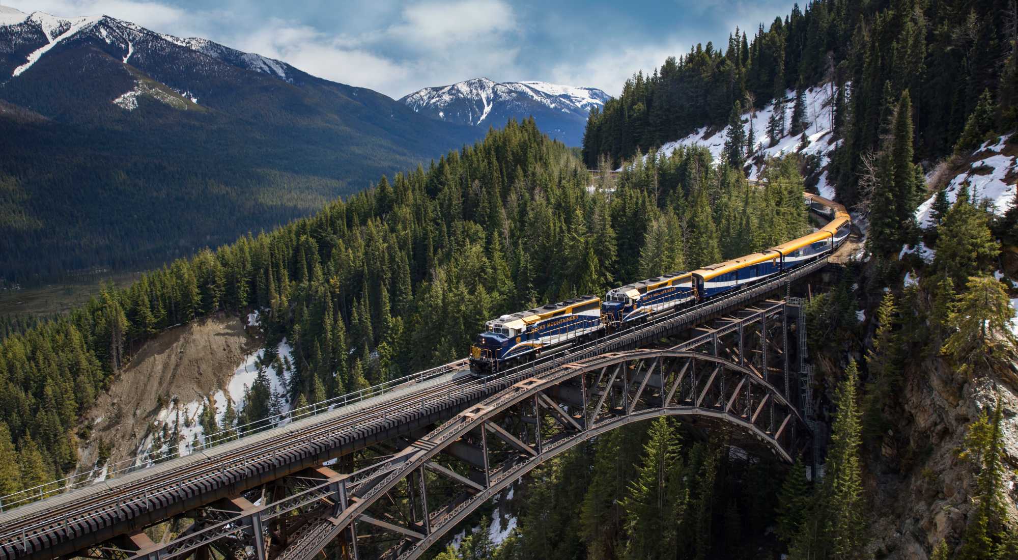 Rocky Mountaineer - Rocky Mountaineer travelling across Stoney Creek Bridge on the First Passage to the West Route