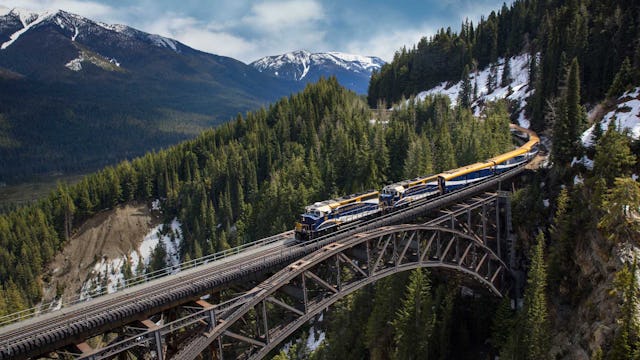 Rocky Mountaineer - Rocky Mountaineer travelling across Stoney Creek Bridge on the First Passage to the West Route