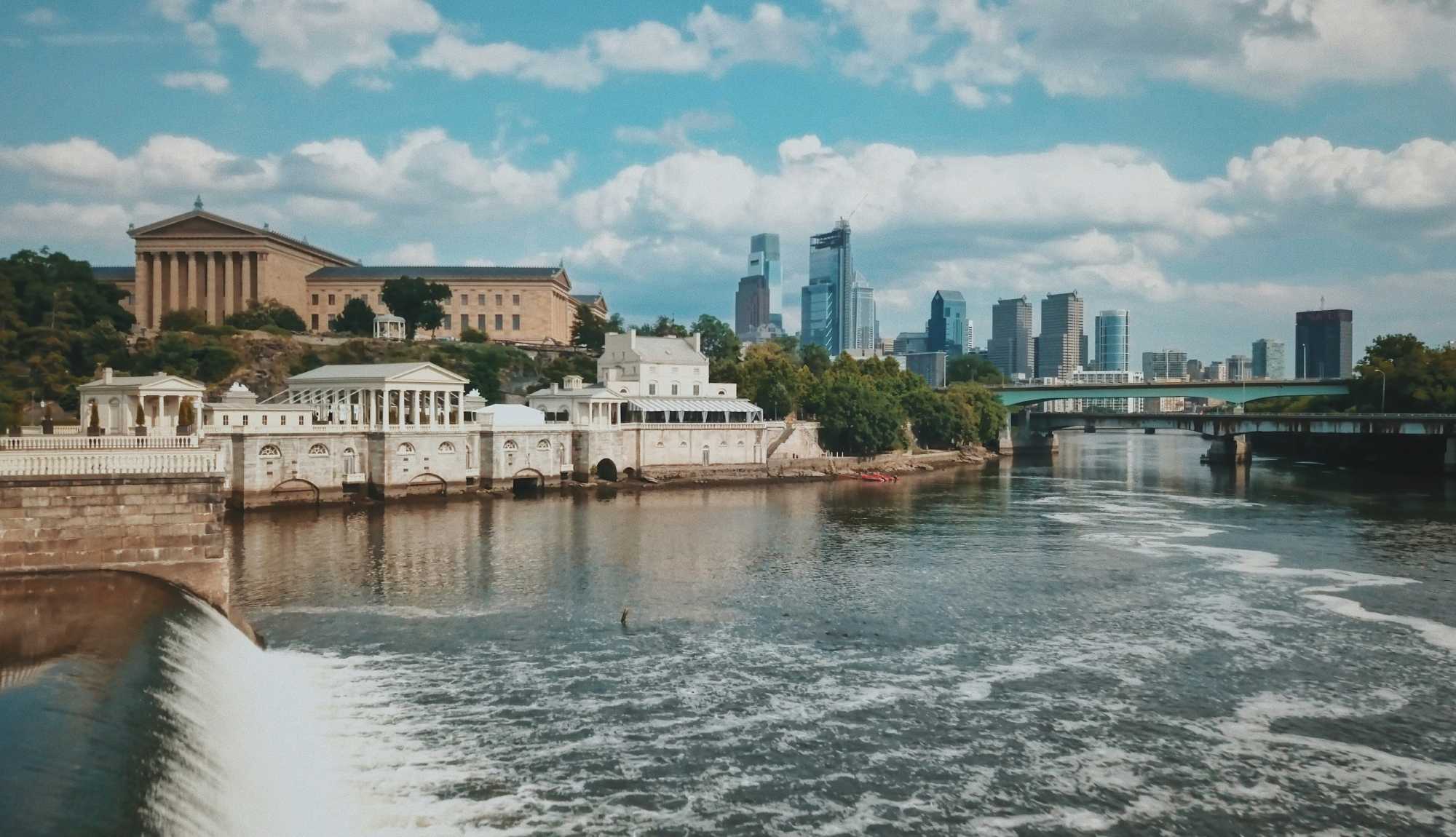 Philadelphia - Schuylkill River, with the Philadelphia Art Museum