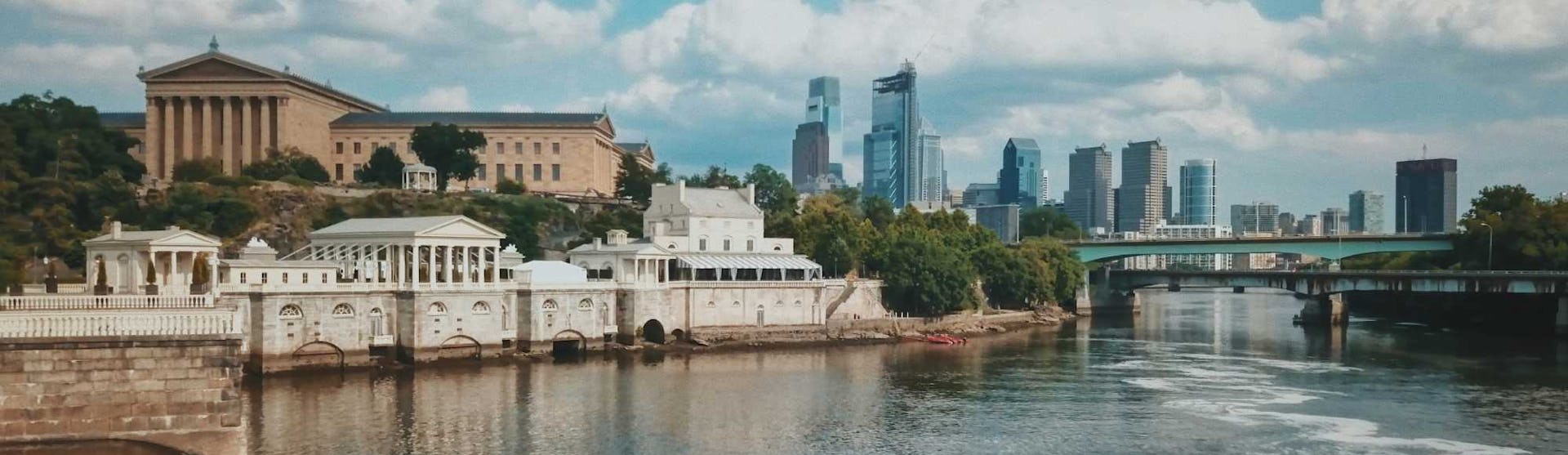 Philadelphia - Schuylkill River, with the Philadelphia Art Museum