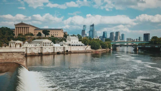 Philadelphia - Schuylkill River, with the Philadelphia Art Museum