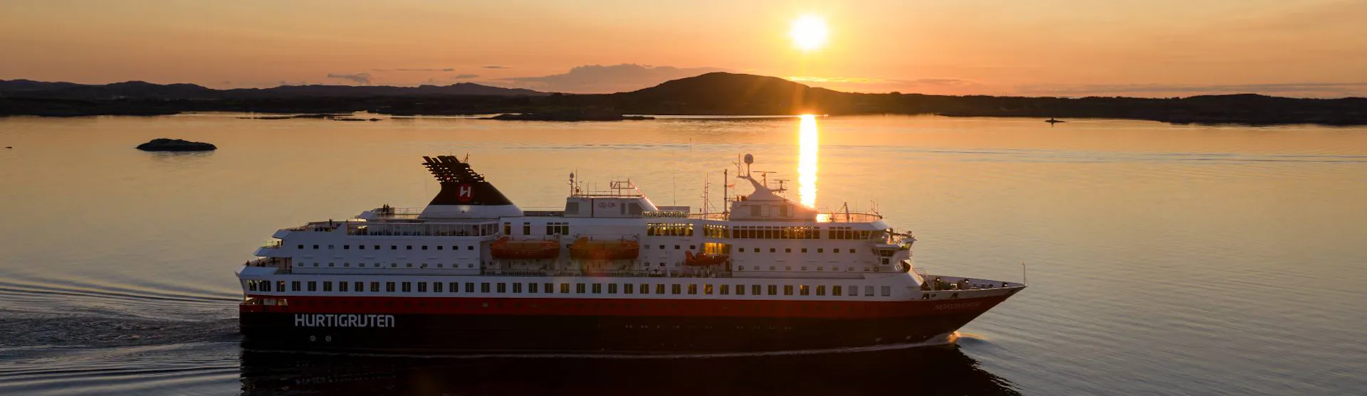 Hurtigruten - MS Nordnorge sailing through Rørvik
