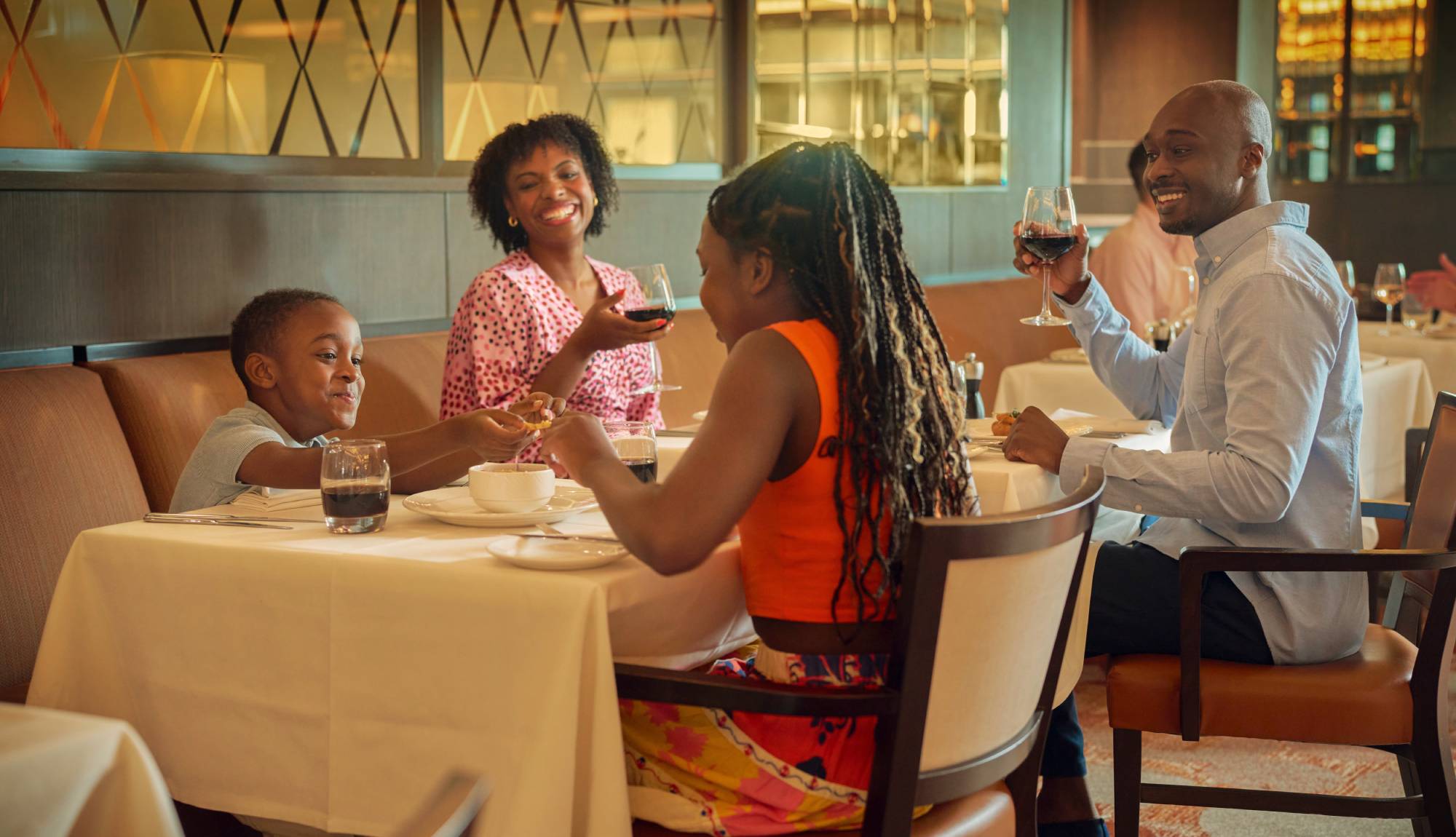 P&O Cruises - Dining - Family Dining