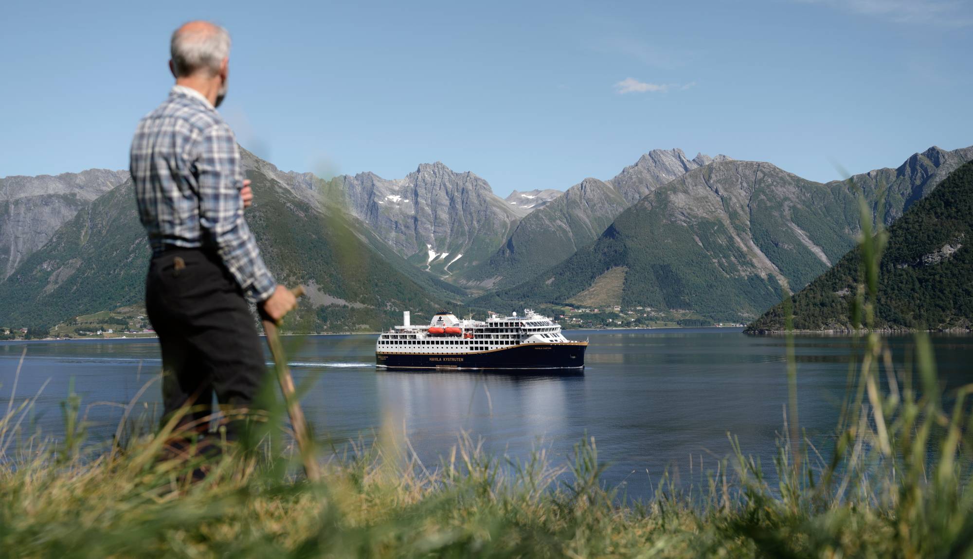 Havila Voyages - Havila Castor, Hjørundfjord