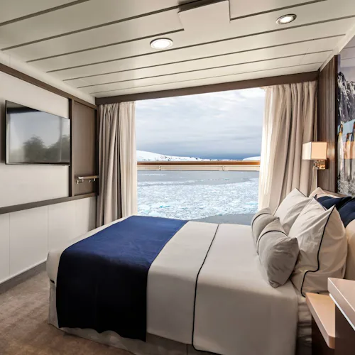 AE Expeditions - Douglas Mawson Aurora Stateroom Superior