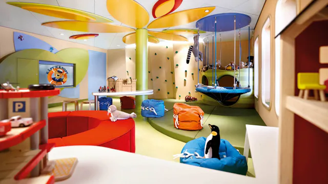 Hapag-Lloyd Cruises - MS EUROPA 2 - kids club