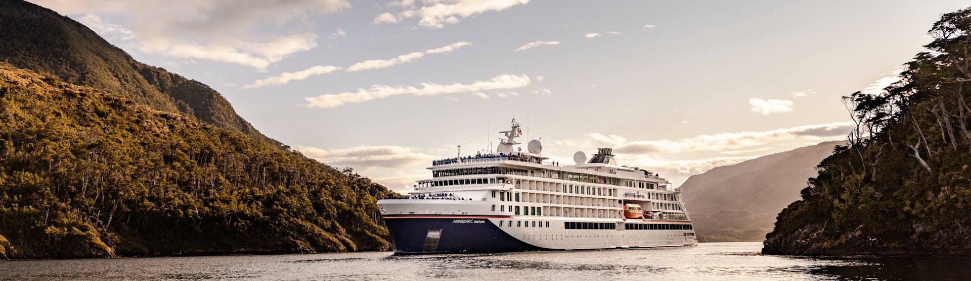 Hapag-Lloyd Cruises - HANSEATIC nature - HANSEATIC nature in the Chilean fjords