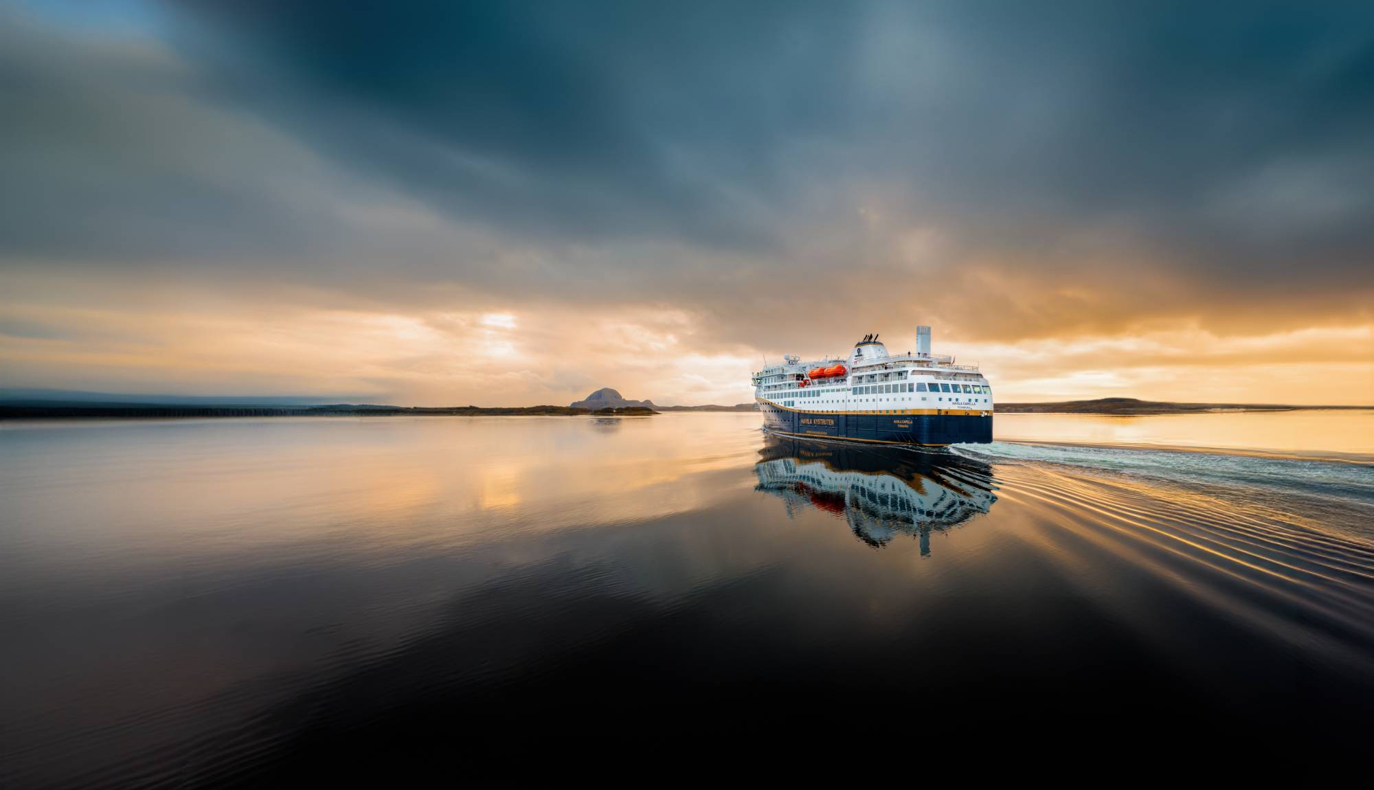 Havila Voyages - Havila Capella Midnight Sun