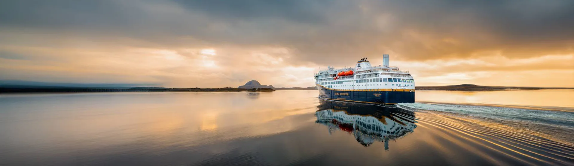 Havila Voyages - Havila Capella Midnight Sun