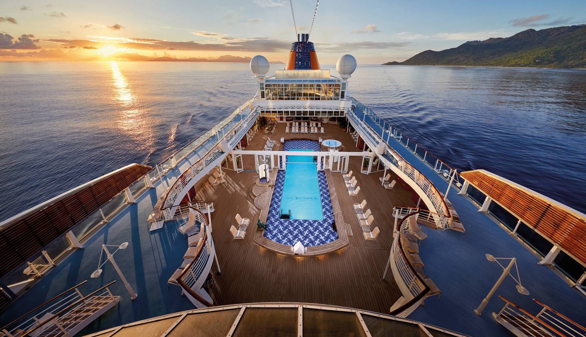 Hapag-Lloyd Cruises - MS EUROPA pool deck